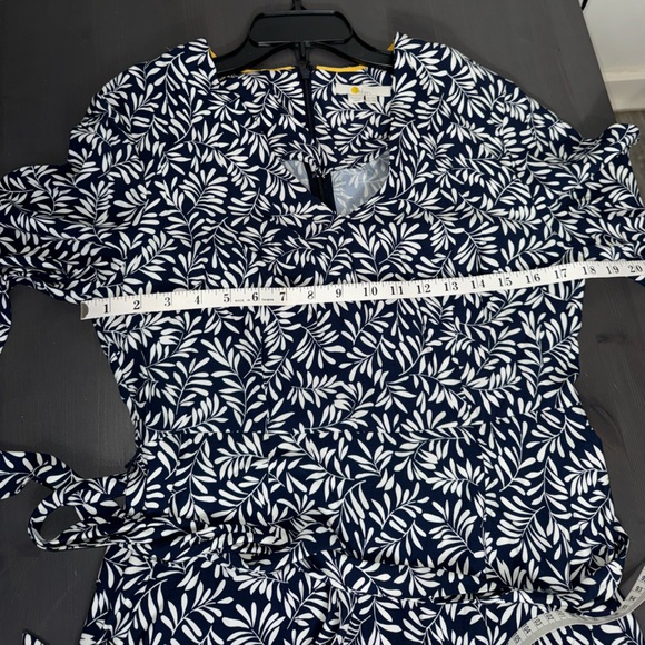 BODEN ‘Ines’ Leaf Print Shift Dress - Picture 6 of 8